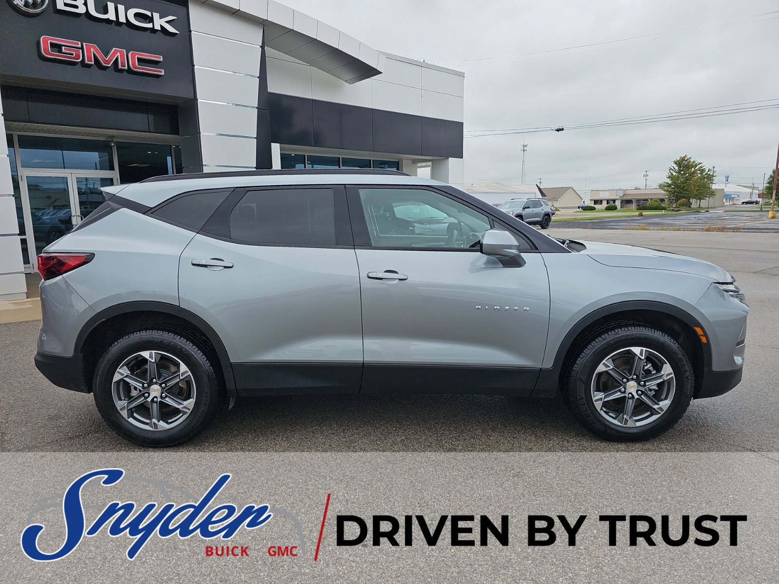 Used 2024 Chevrolet Blazer LT w/ Convenience Package FWD image 8