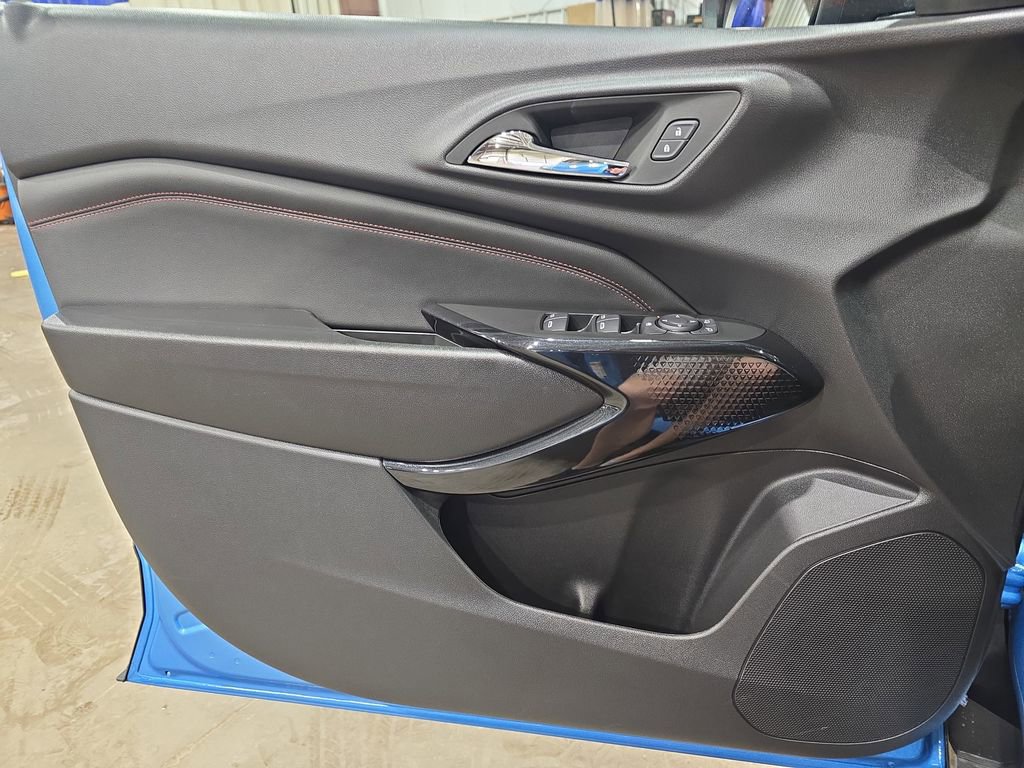 New 2026 Chevrolet Trax RS w/ Sunroof Package image 27