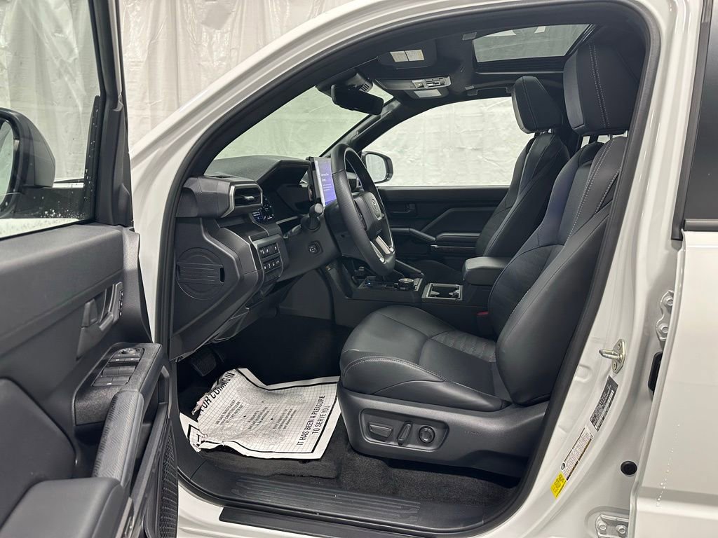 Used 2025 Toyota 4Runner TRD Off-Road Premium image 10