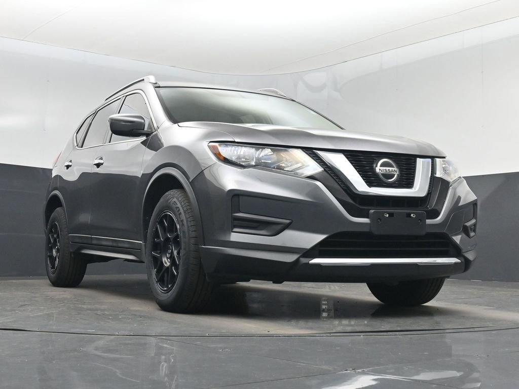 Used 2018 Nissan Rogue SV image 32