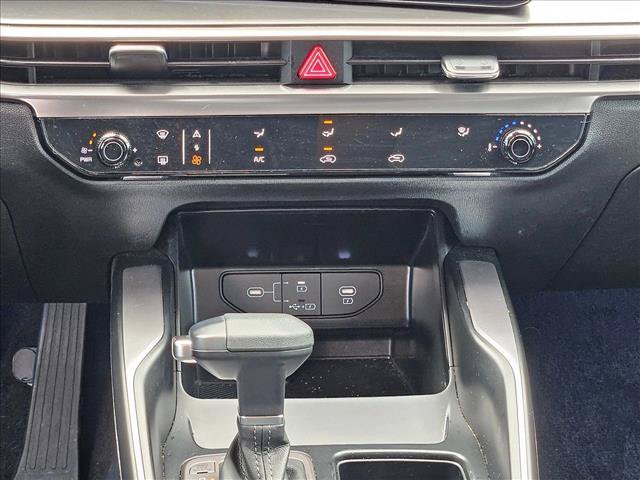 Used 2025 Kia Sorento LX FWD image 13
