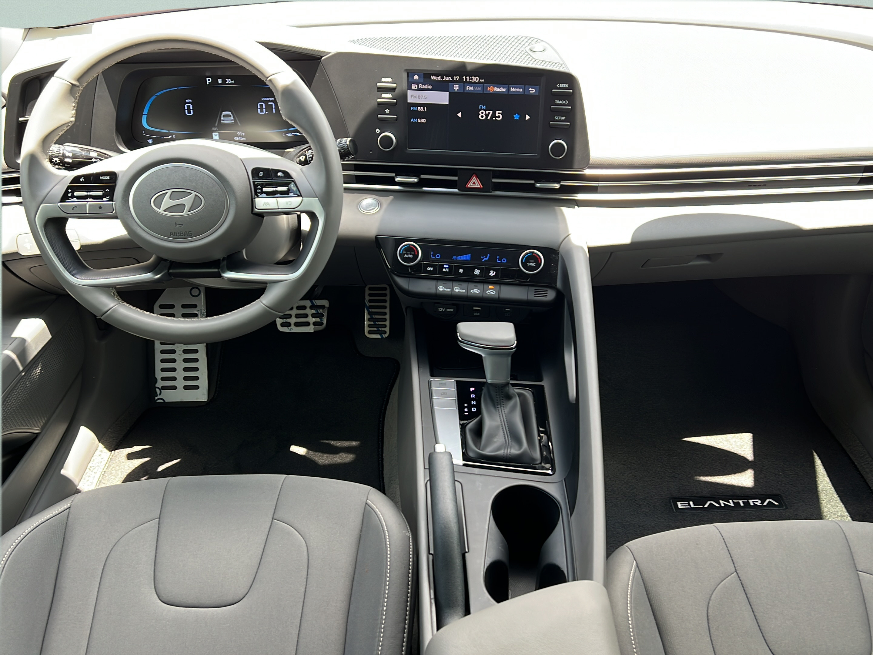 Certified 2025 Hyundai Elantra Sport FWD image 10