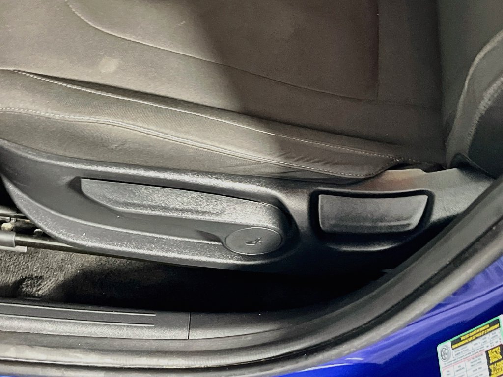 Used 2025 Hyundai Elantra SEL FWD image 12