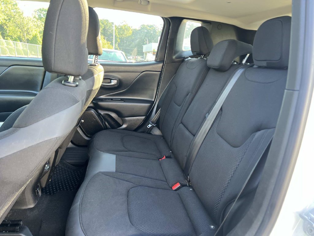 Used 2019 Jeep Renegade Altitude w/ Quick Order Package 2XM AWD/4WD image 13