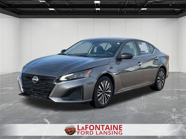 Used 2024 Nissan Altima 2.5 SV