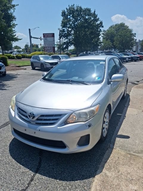 Used 2013 Toyota Corolla LE FWD image 3