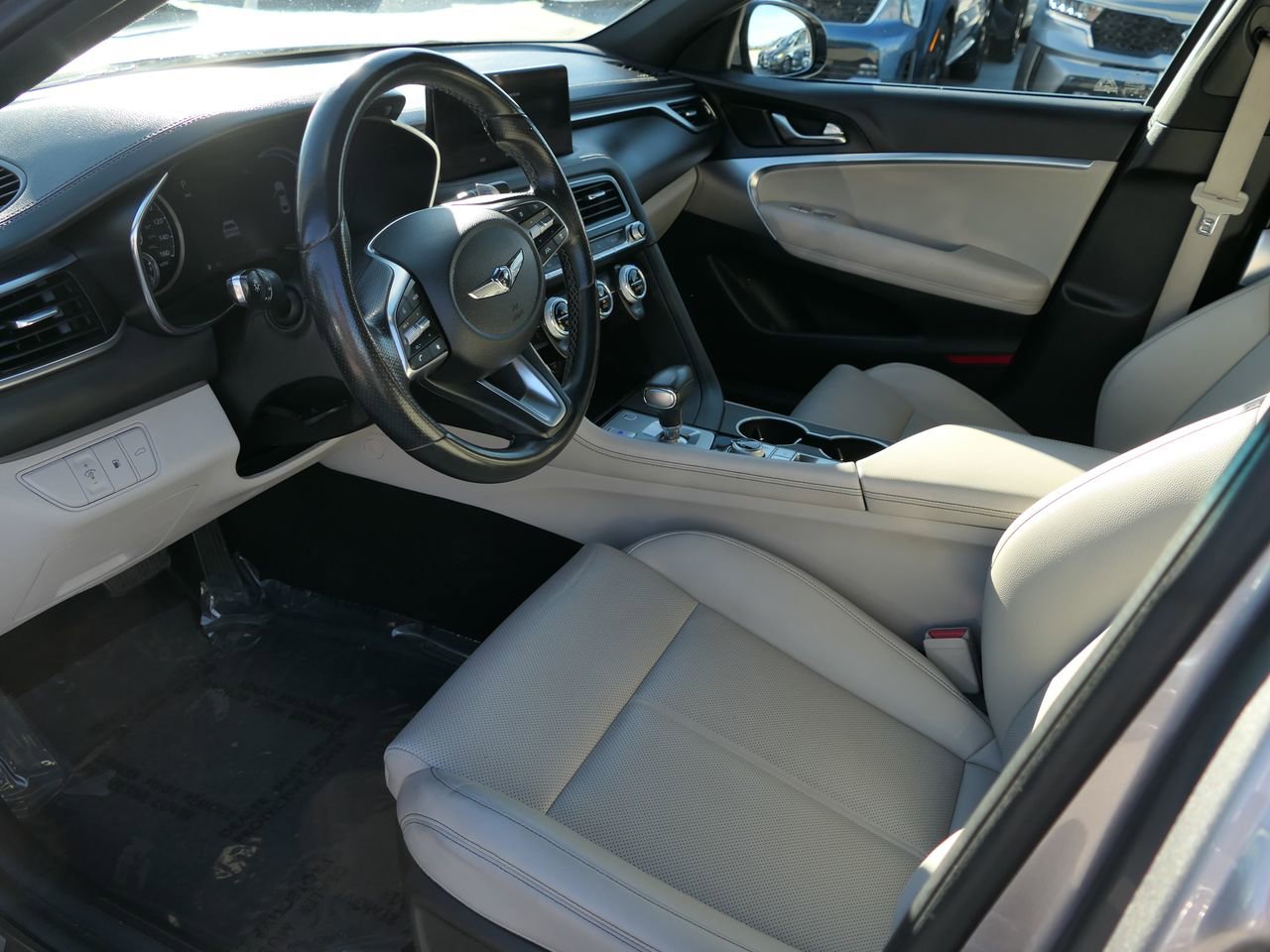 Used 2022 Genesis G70 2.0T image 13