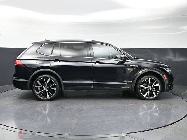 Used 2024 Volkswagen Tiguan SEL R-Line AWD/4WD image 4