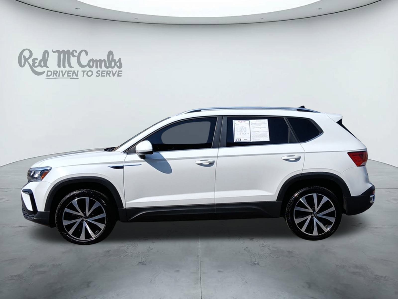 Used 2023 Volkswagen Taos SE w/ Panoramic Sunroof Package image 2