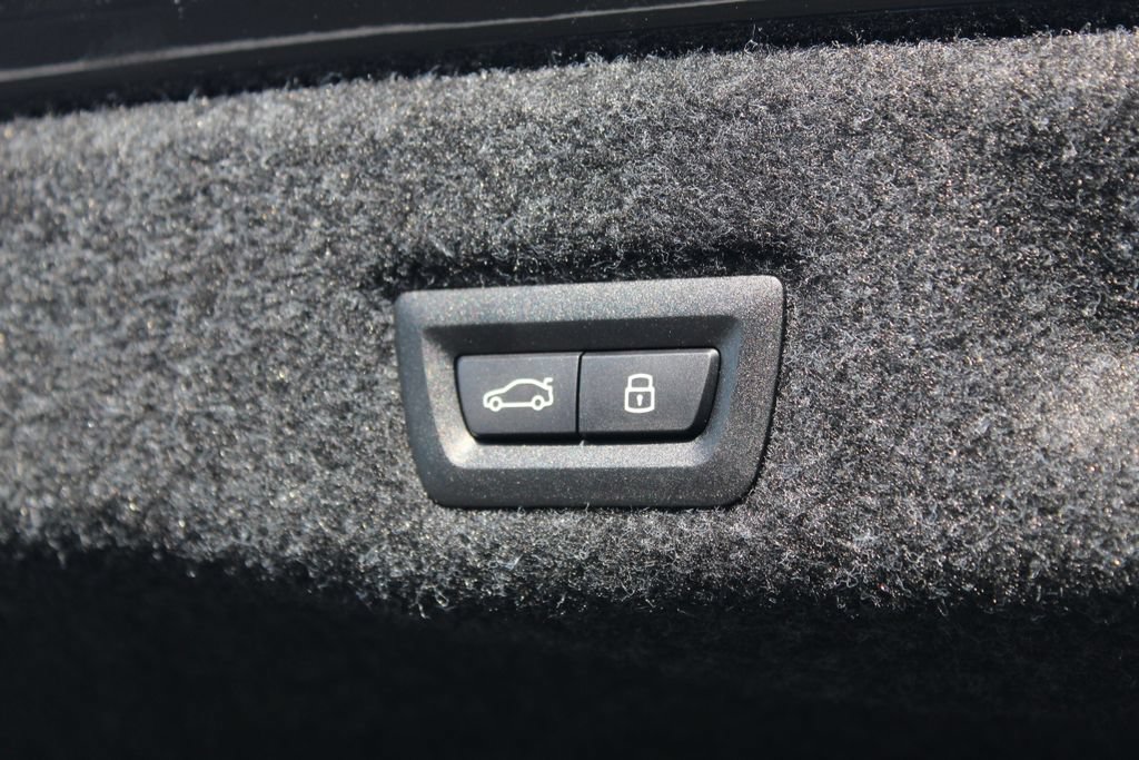 New 2027 BMW 530i xDrive w/ Premium Package AWD/4WD image 9