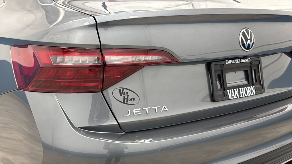 Used 2023 Volkswagen Jetta SE FWD image 36