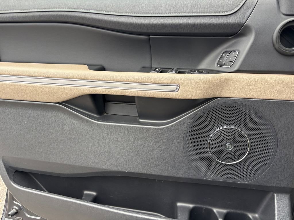 Used 2024 Ford Expedition Limited image 11