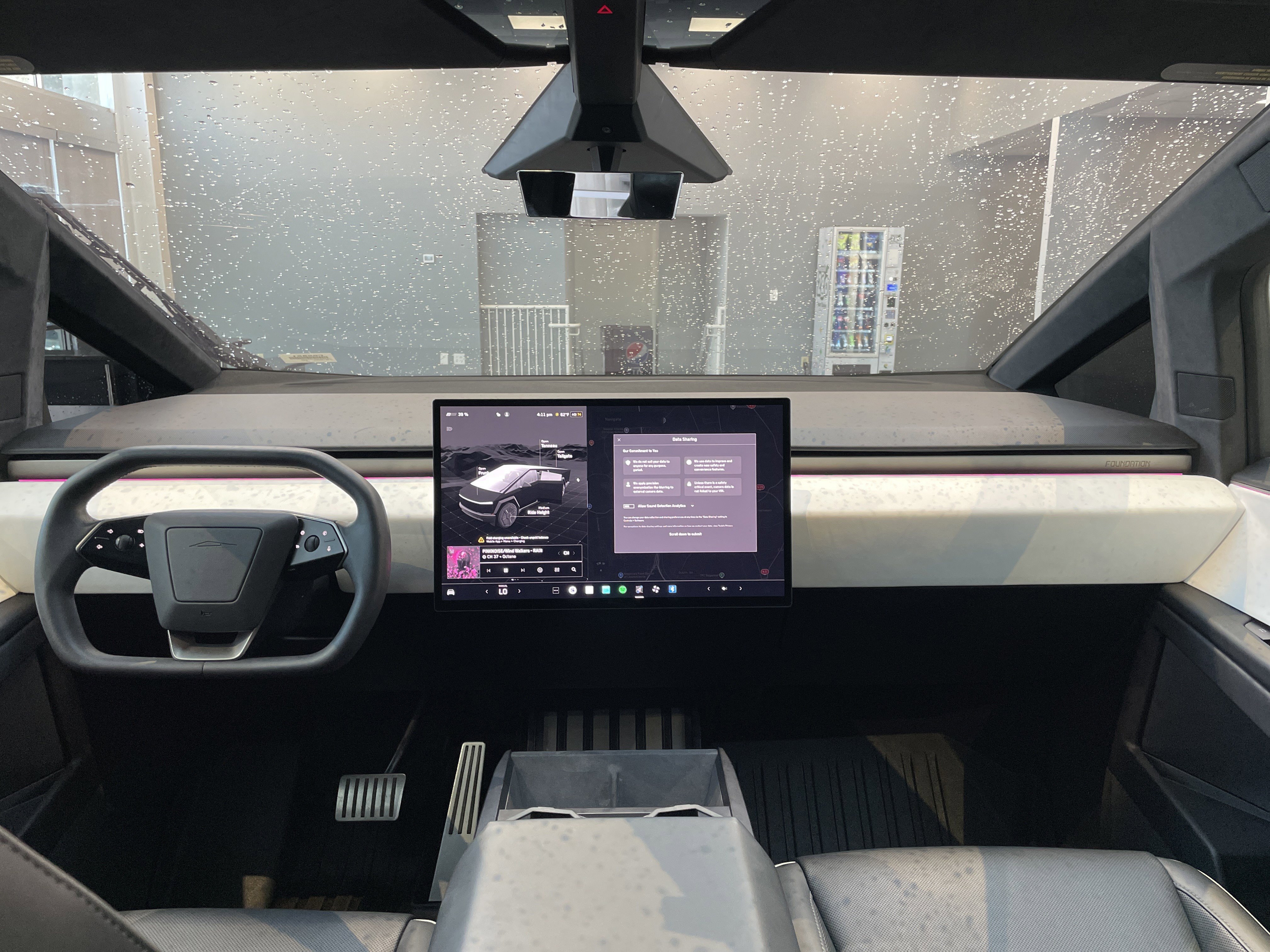 Used 2024 Tesla Cybertruck AWD Crew Cab image 32