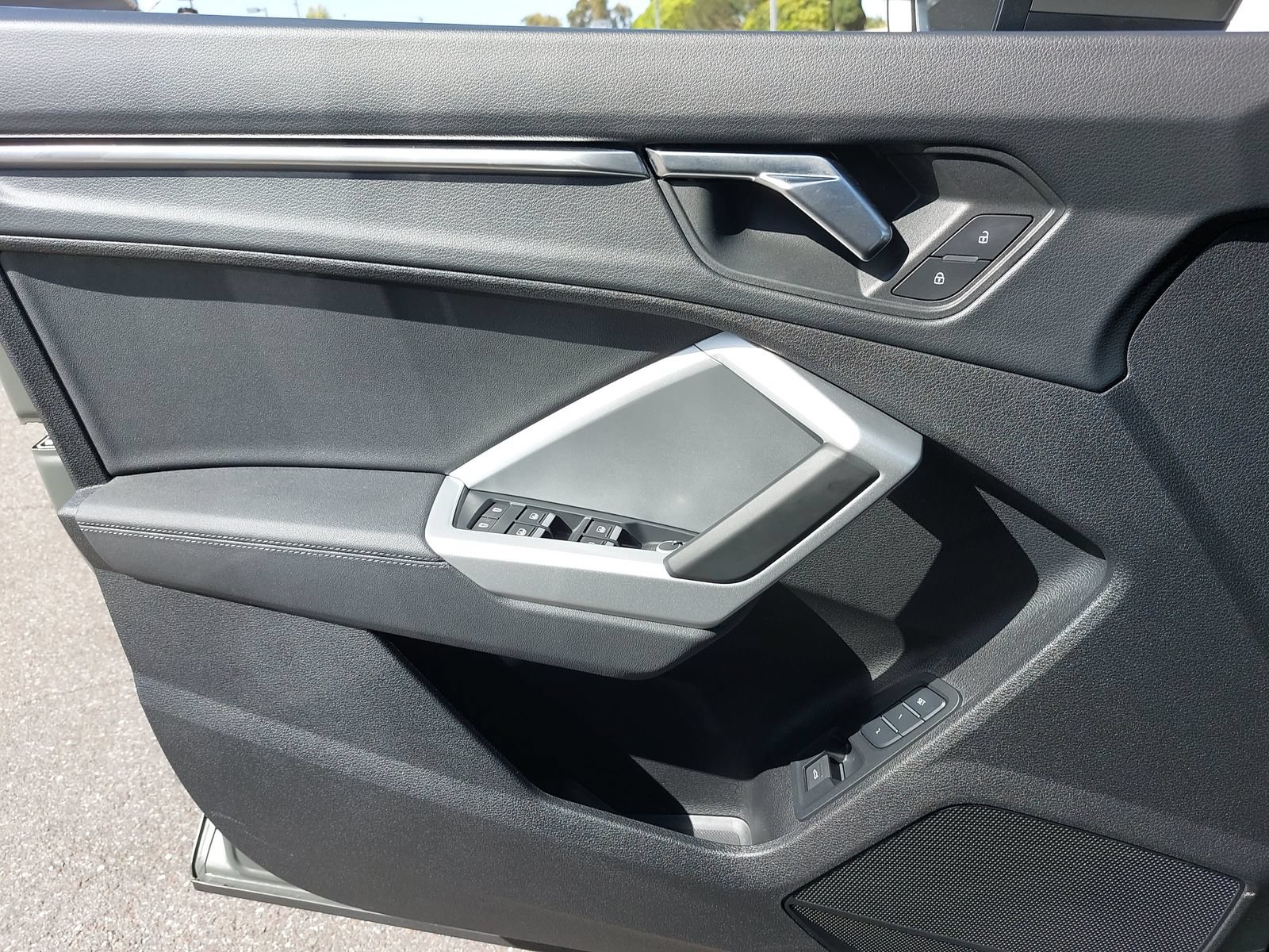 Certified 2025 Audi Q3 2.0T Premium w/ Convenience Package AWD/4WD image 30