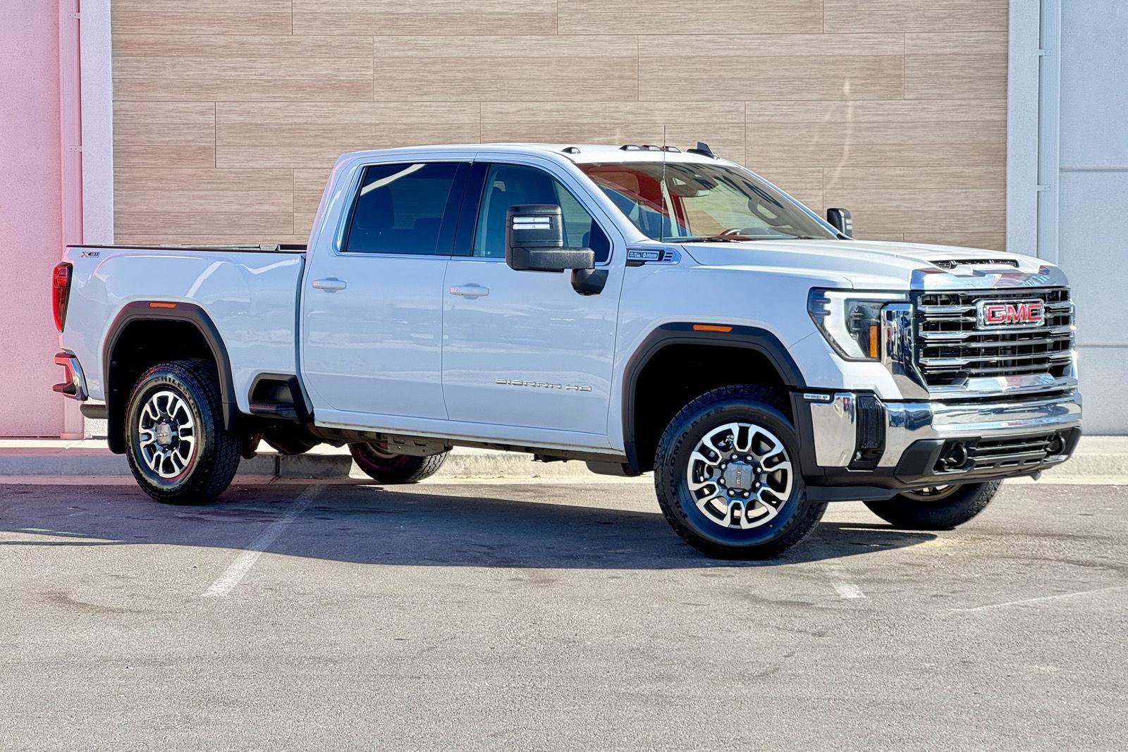 Used 2024 GMC Sierra 2500 SLE image 2