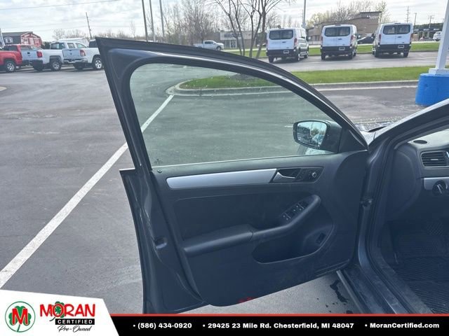 Used 2013 Volkswagen Jetta SE FWD image 9