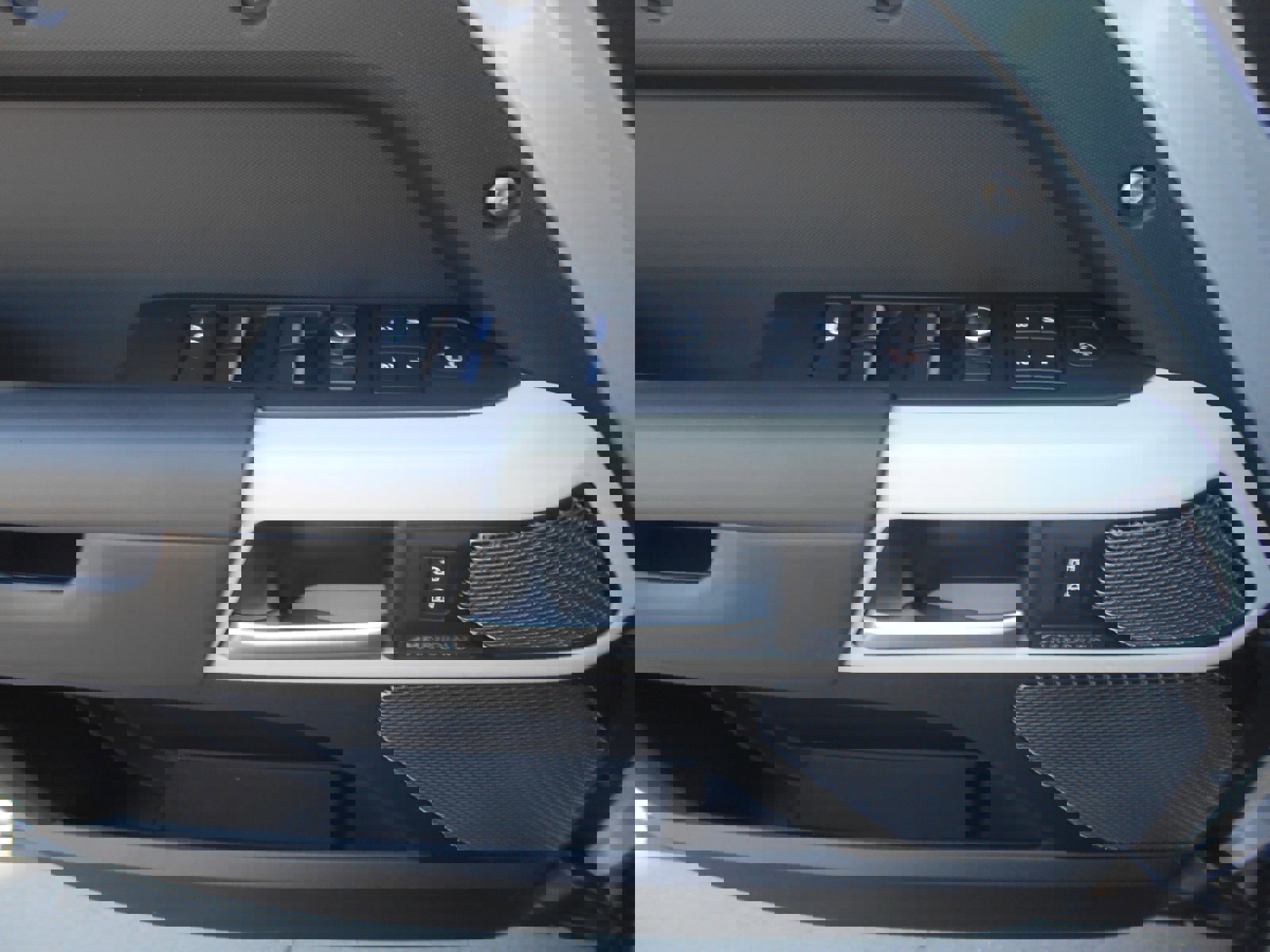 Used 2020 Land Rover Defender 110 HSE image 13