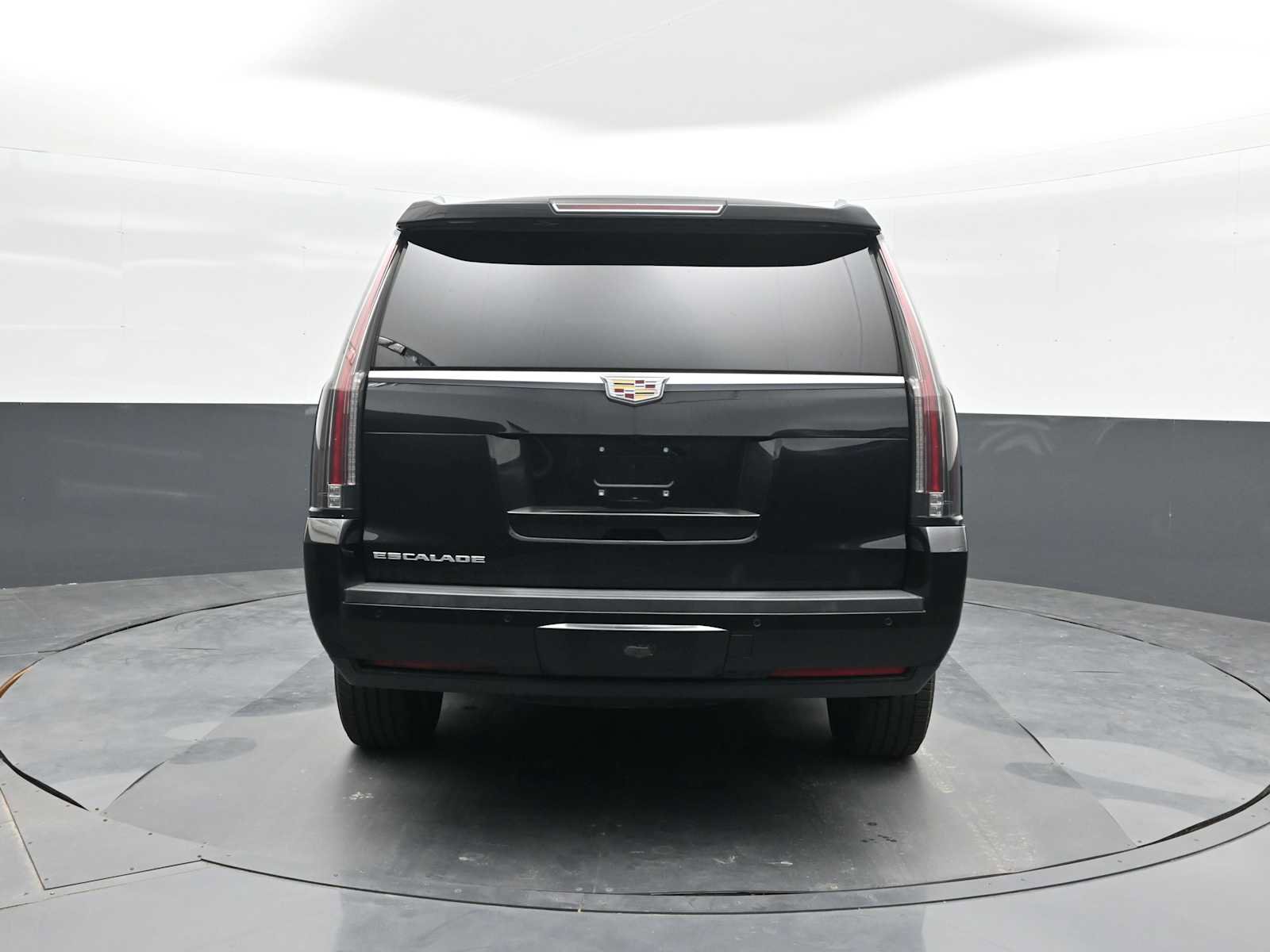 Used 2018 Cadillac Escalade 4WD image 7