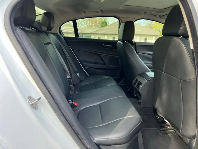 Used 2018 Jaguar XE image 19