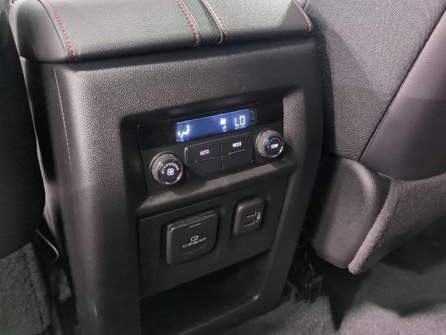 Used 2023 Chevrolet Traverse RS AWD/4WD image 18