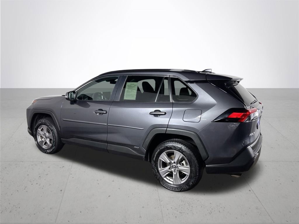 Used 2024 Toyota RAV4 LE AWD/4WD image 8
