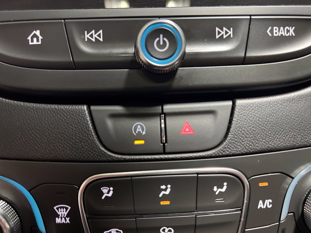 Used 2025 Chevrolet Malibu LT FWD image 35