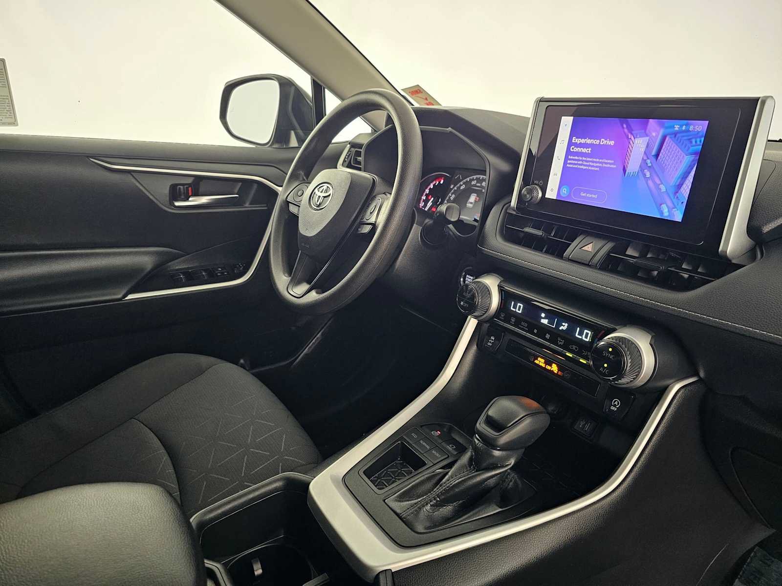 Used 2024 Toyota RAV4 XLE FWD image 11