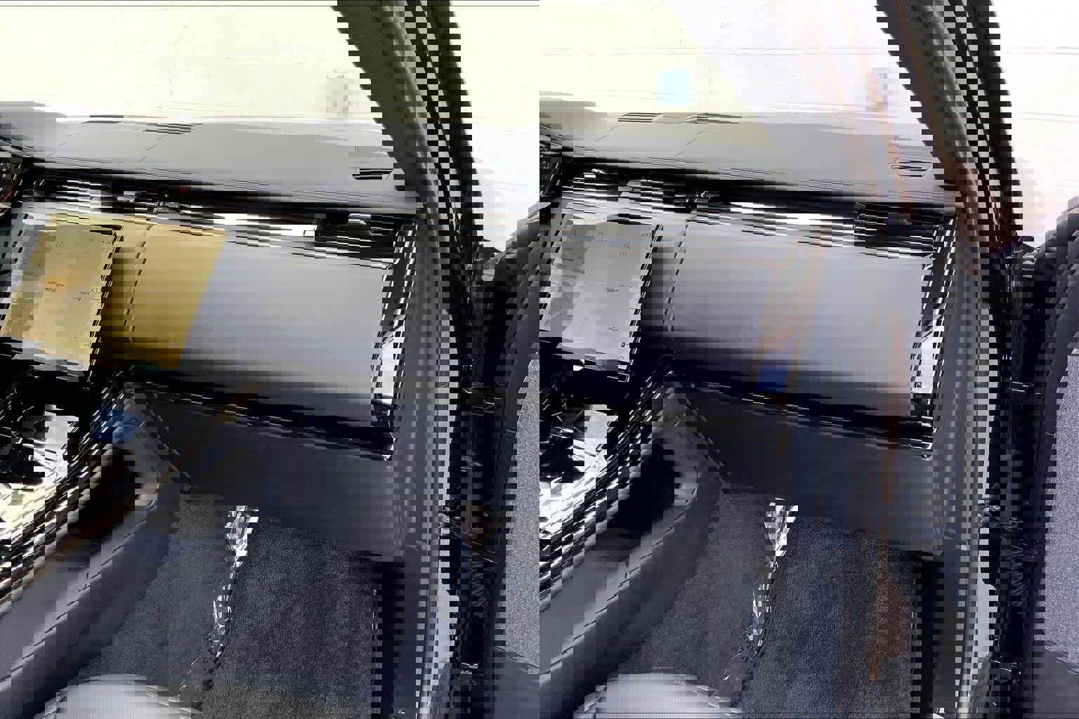 Used 2025 Land Rover Range Rover Sport Dynamic SE image 23