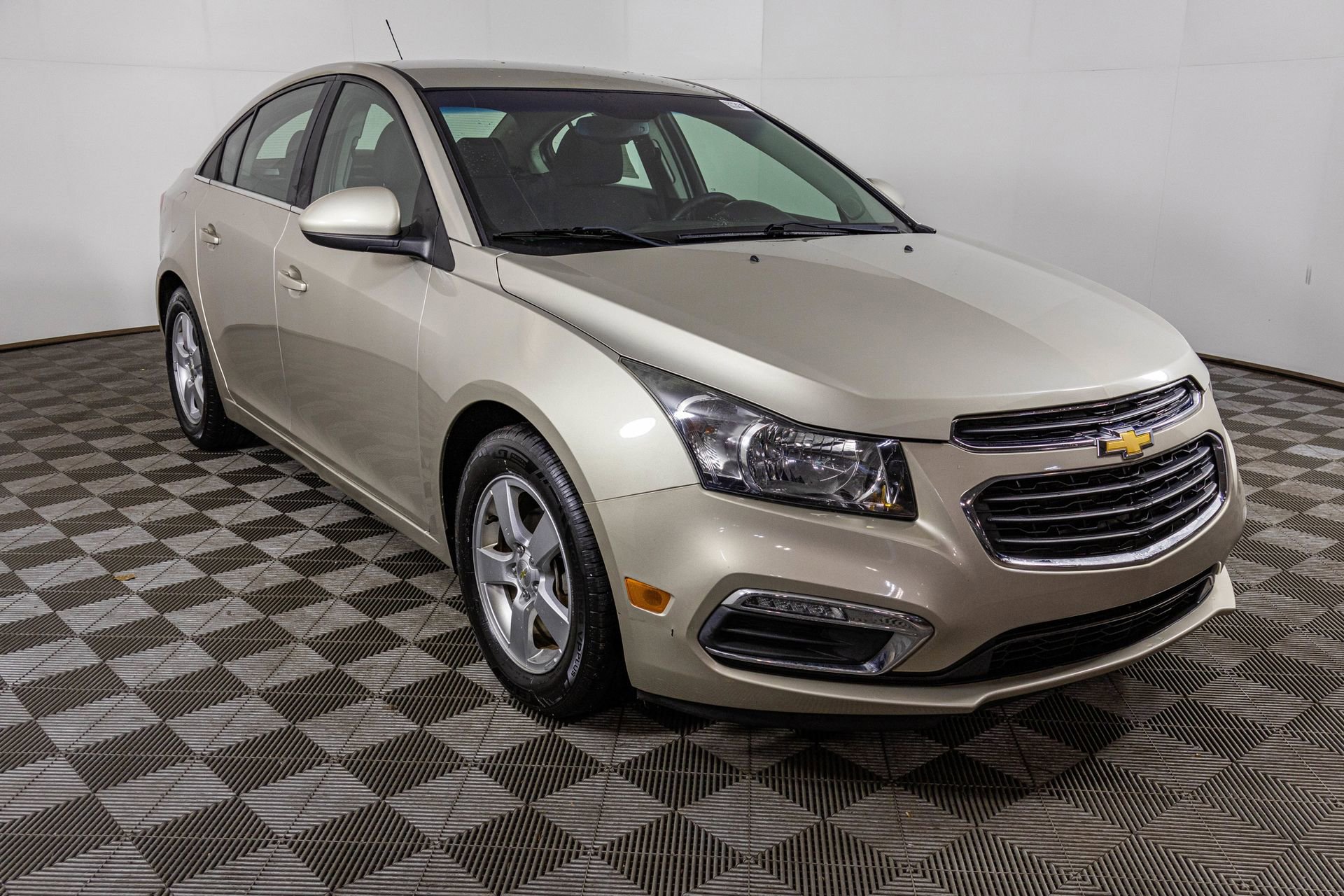 Used 2015 Chevrolet Cruze LT image 21