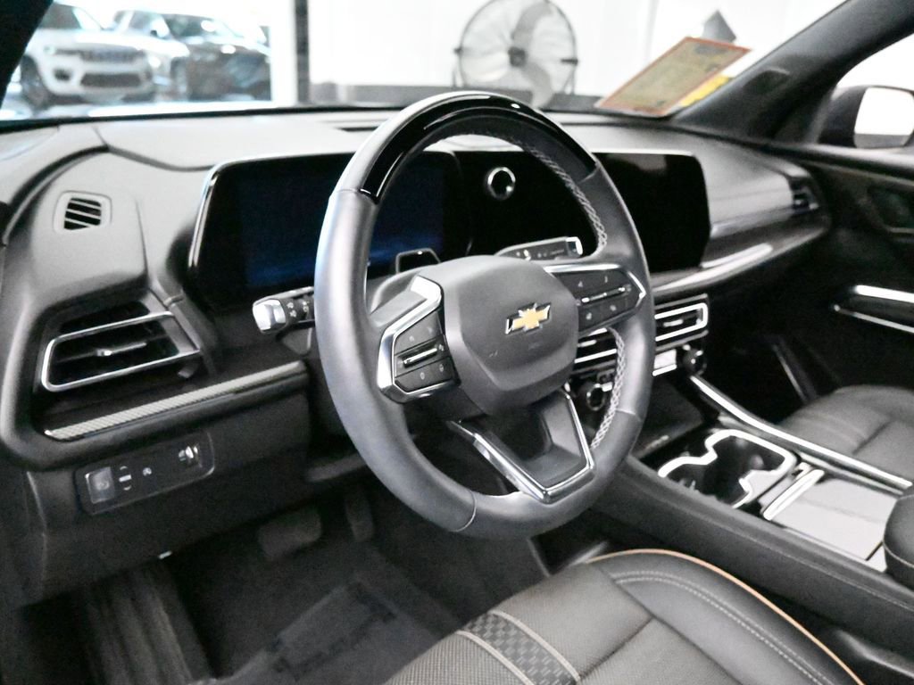 Used 2025 Chevrolet Traverse High Country image 10