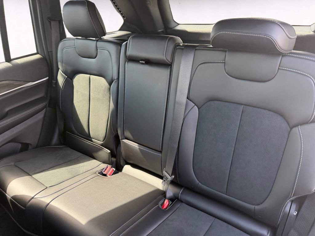New 2026 Jeep Grand Cherokee Laredo image 13