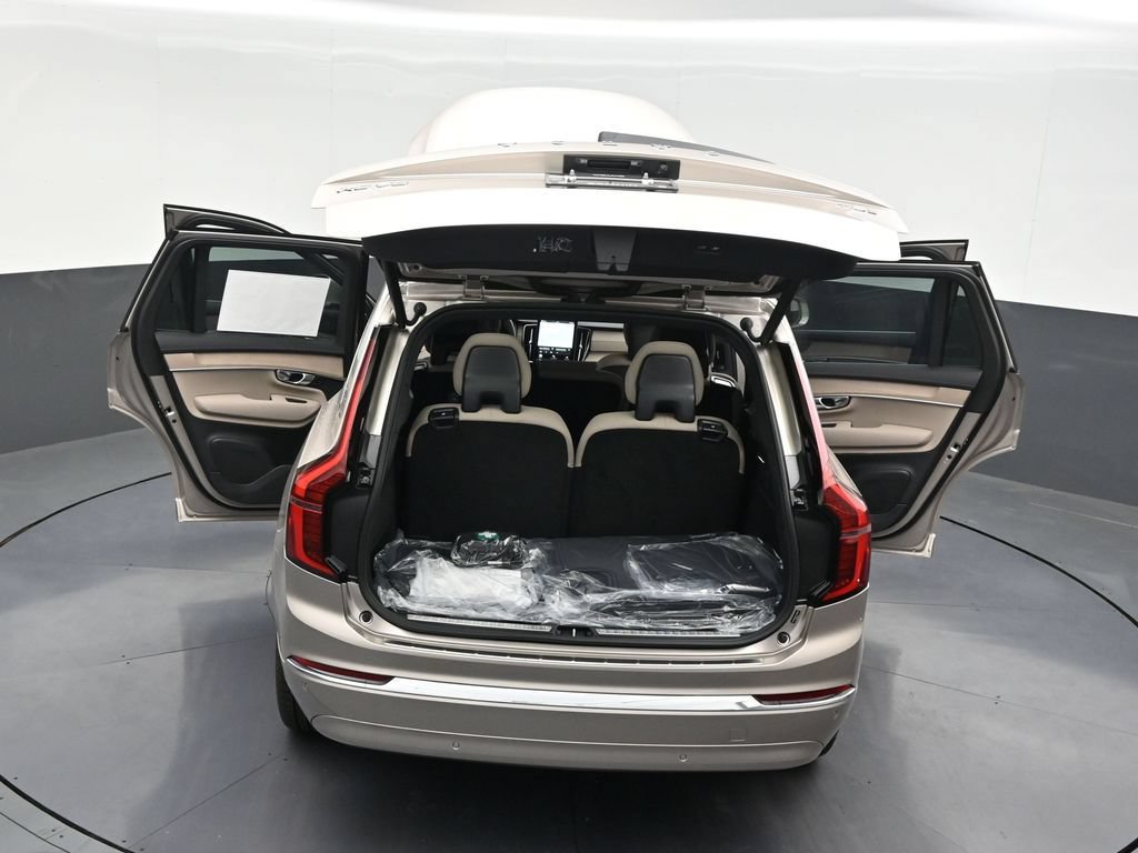 New 2026 Volvo XC90 T8 Plus w/ Protection Package Premier AWD/4WD image 33