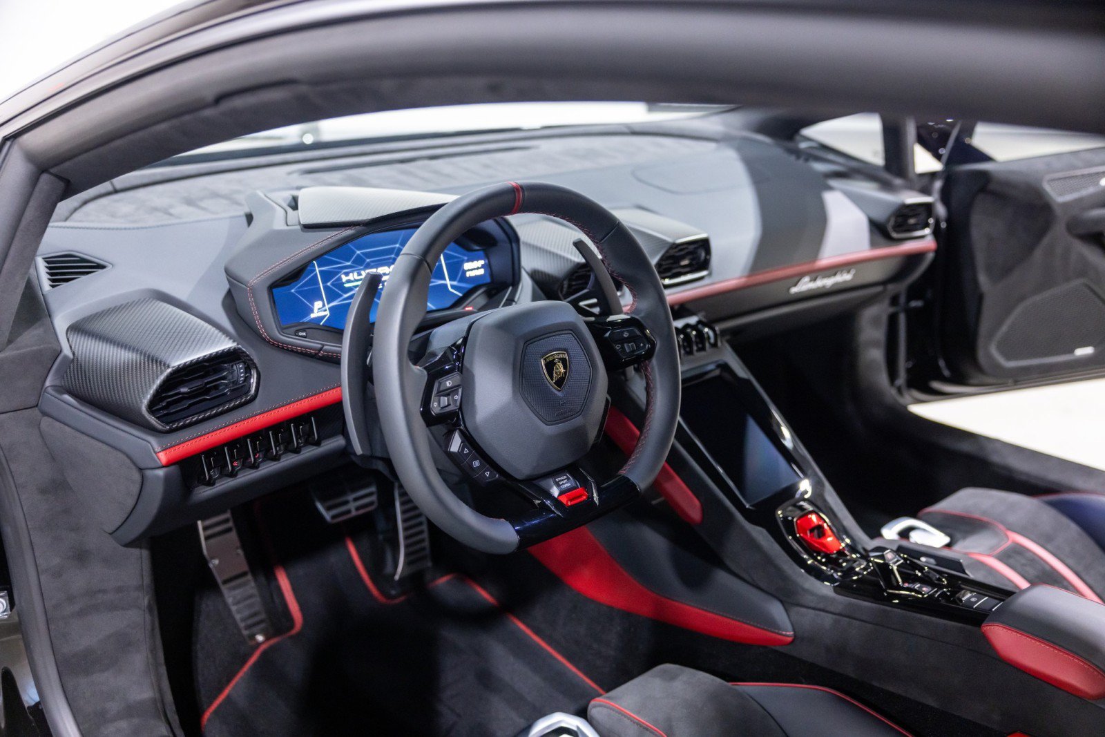 Used 2024 Lamborghini Huracan Tecnica RWD image 36