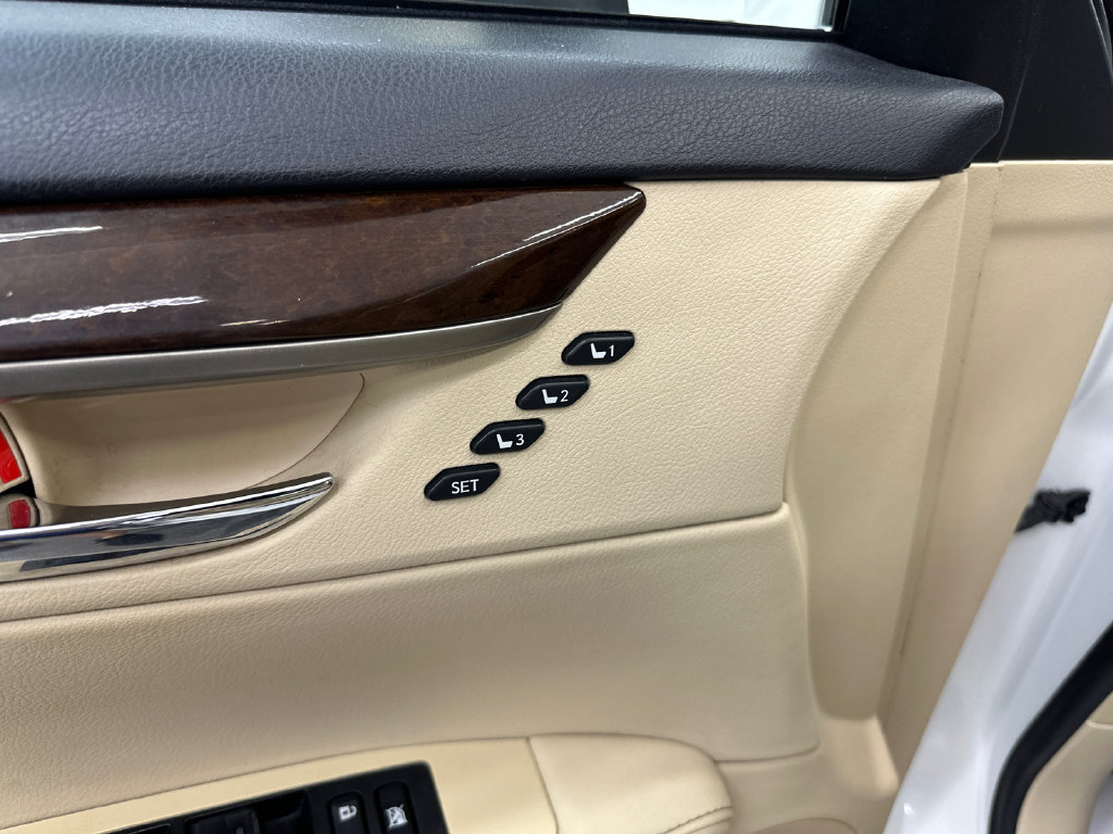 Used 2014 Lexus ES 350 w/ Luxury Package FWD image 11