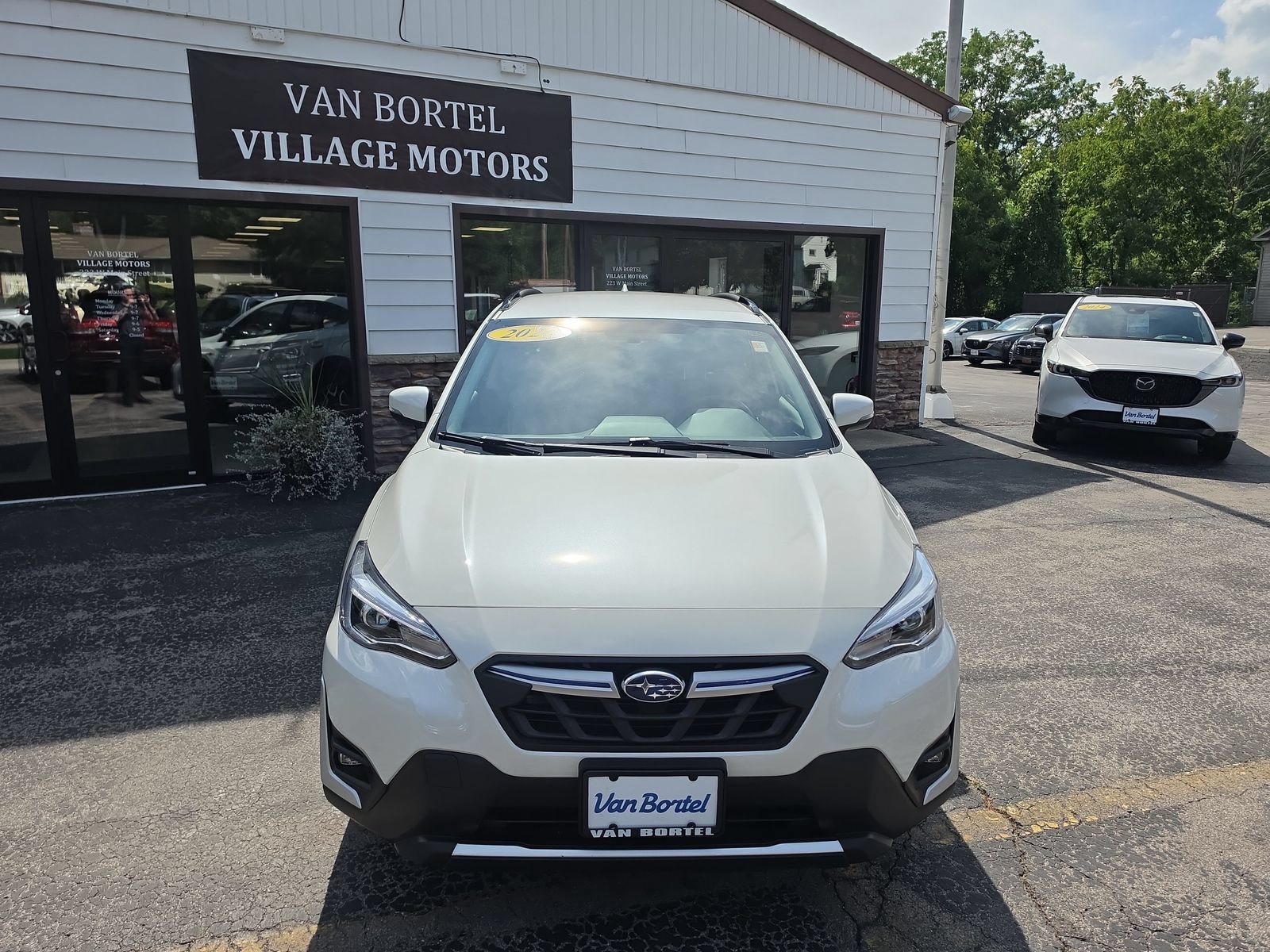 Used 2022 Subaru Crosstrek Hybrid AWD/4WD image 2