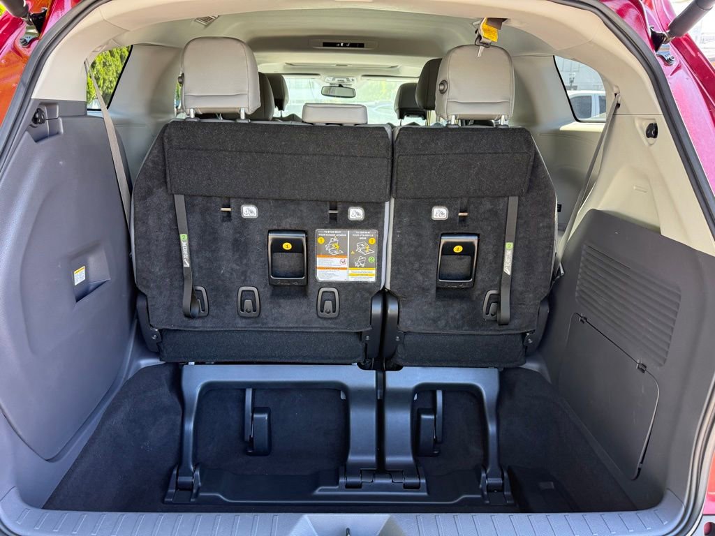 Certified 2023 Toyota Sienna XLE AWD/4WD image 9