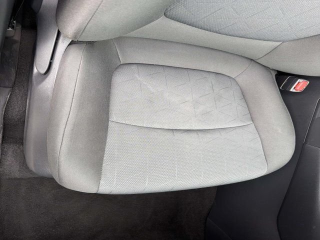 Used 2025 Toyota RAV4 XLE AWD/4WD image 16