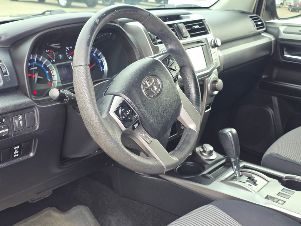 Used 2016 Toyota 4Runner SR5 w/ Convenience Package image 12