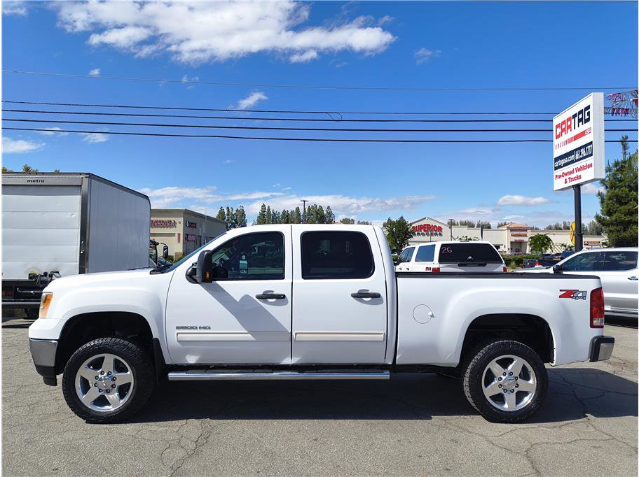 Used 2011 GMC Sierra 2500 SLE w/ SLE Preferred Package AWD/4WD image 17