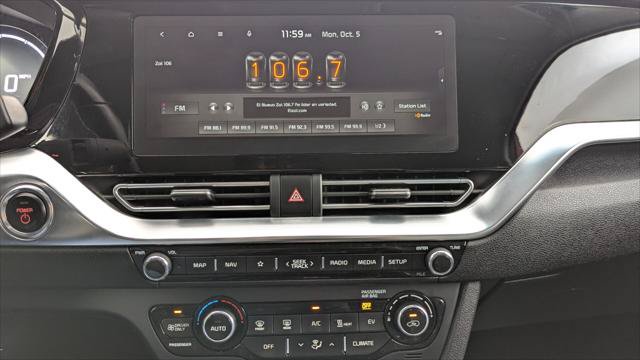 Used 2022 Kia Niro EX FWD image 29
