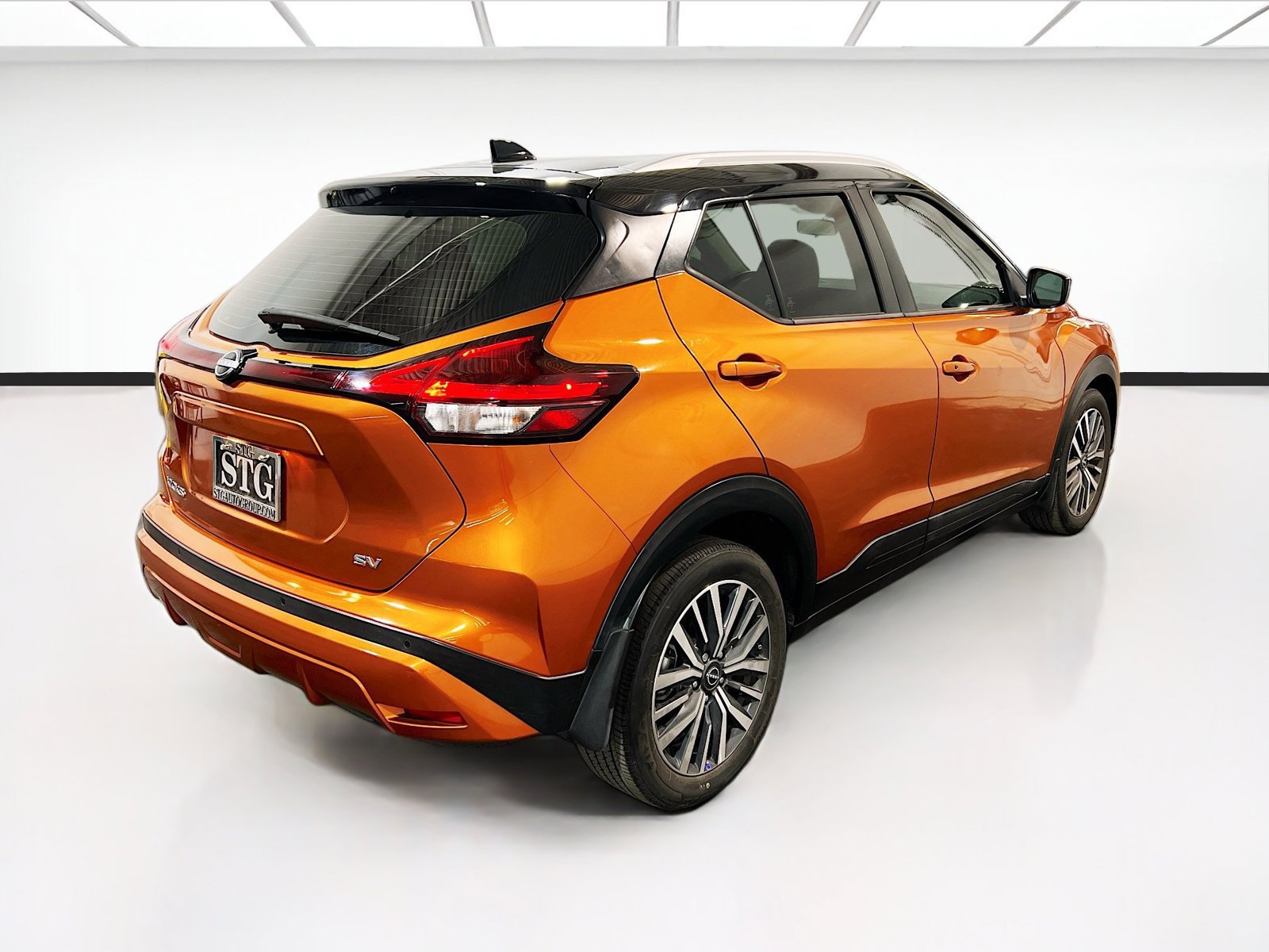 Used 2023 Nissan Kicks SV FWD image 4