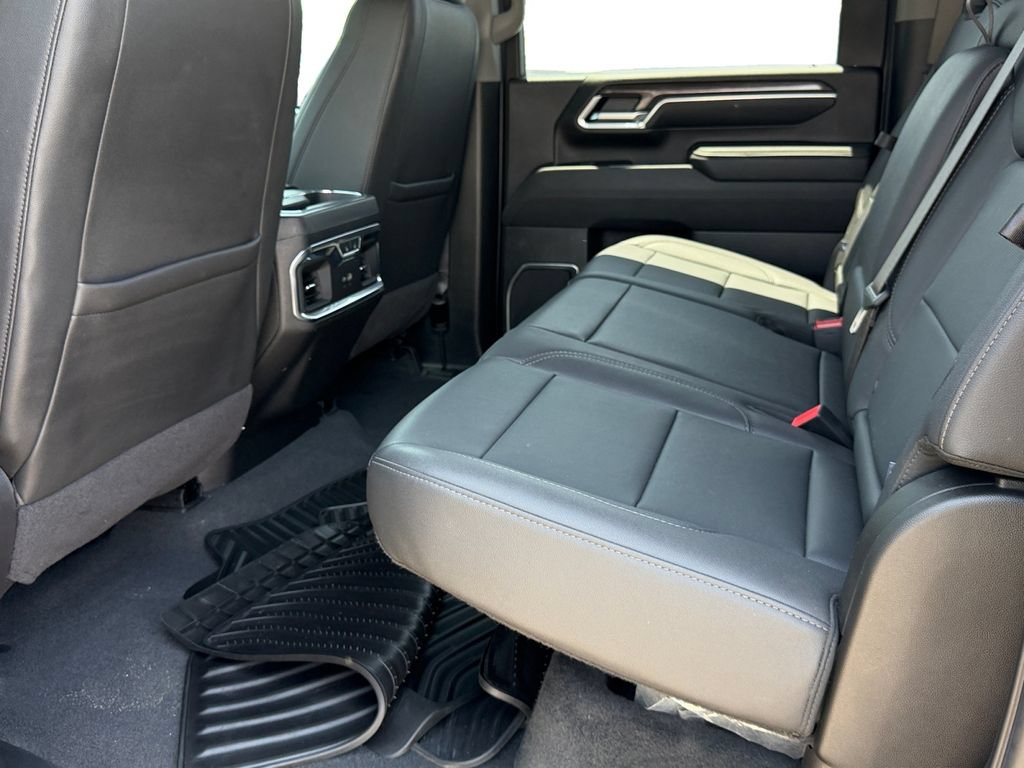 Used 2025 Chevrolet Silverado 2500 LTZ w/ LTZ Premium Package AWD/4WD image 12