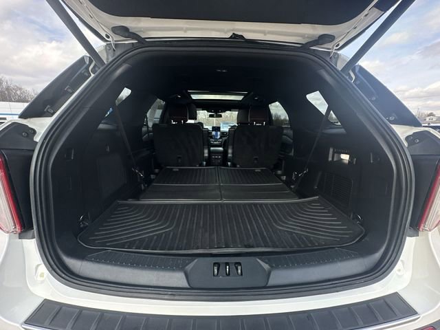 Used 2020 Ford Explorer Platinum w/ Premium Technology Package image 28