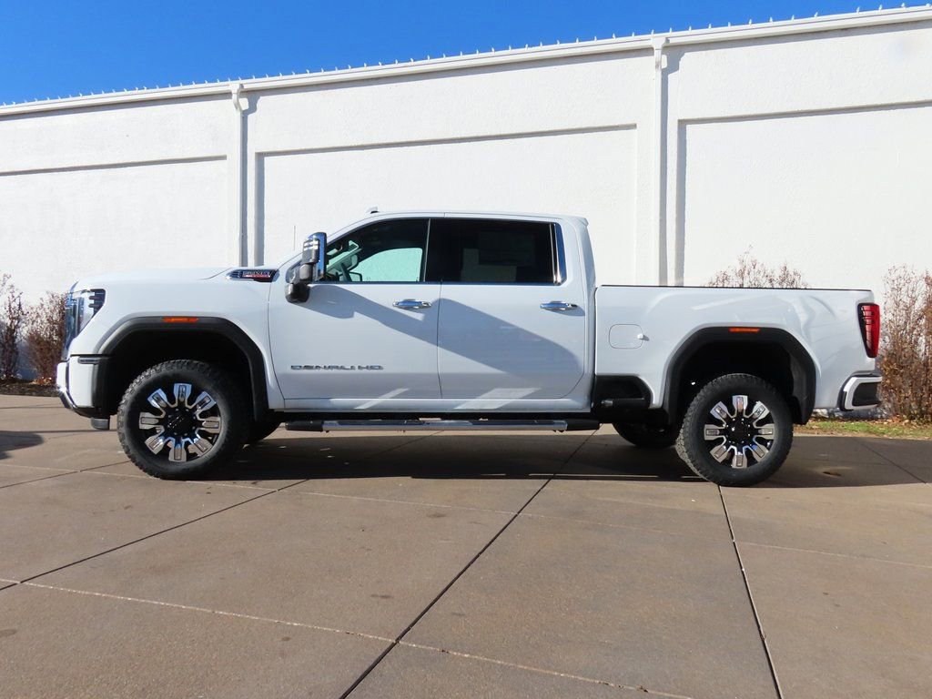New 2026 GMC Sierra 2500 Denali w/ Denali Reserve Package image 4
