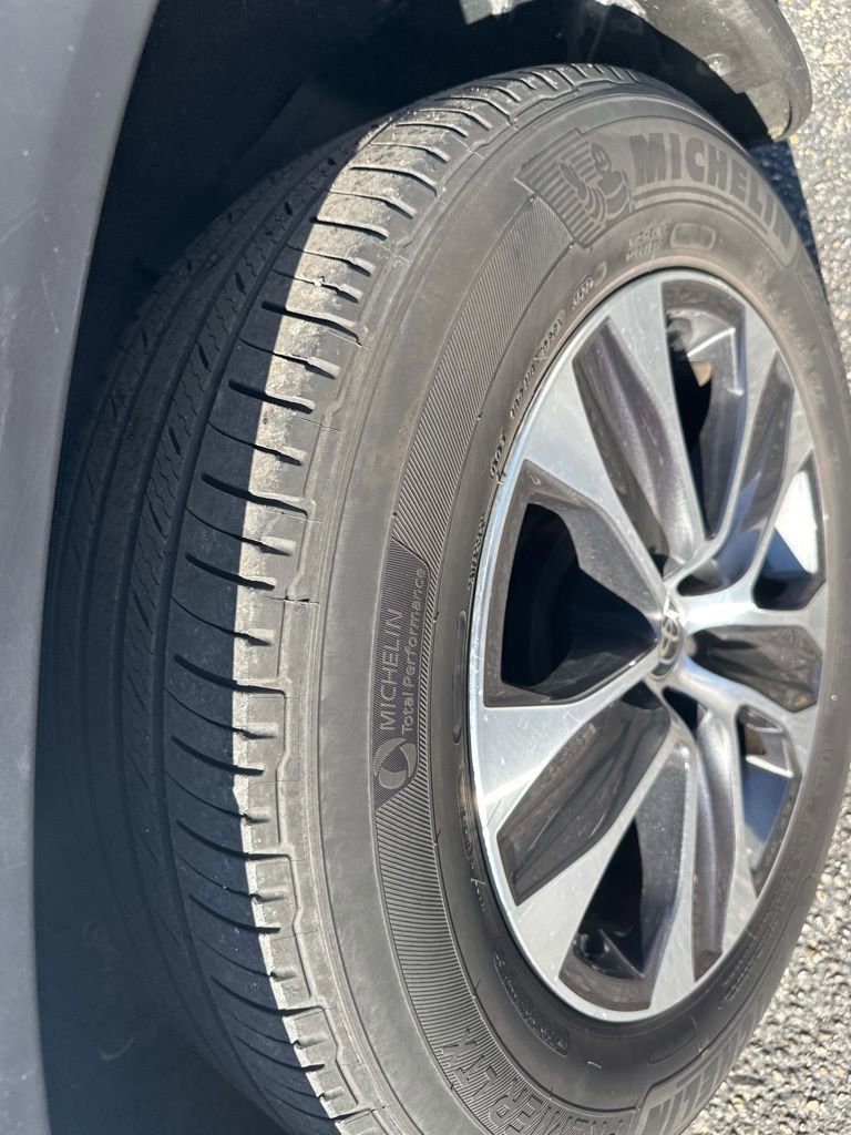 Used 2022 Toyota Highlander XLE image 17