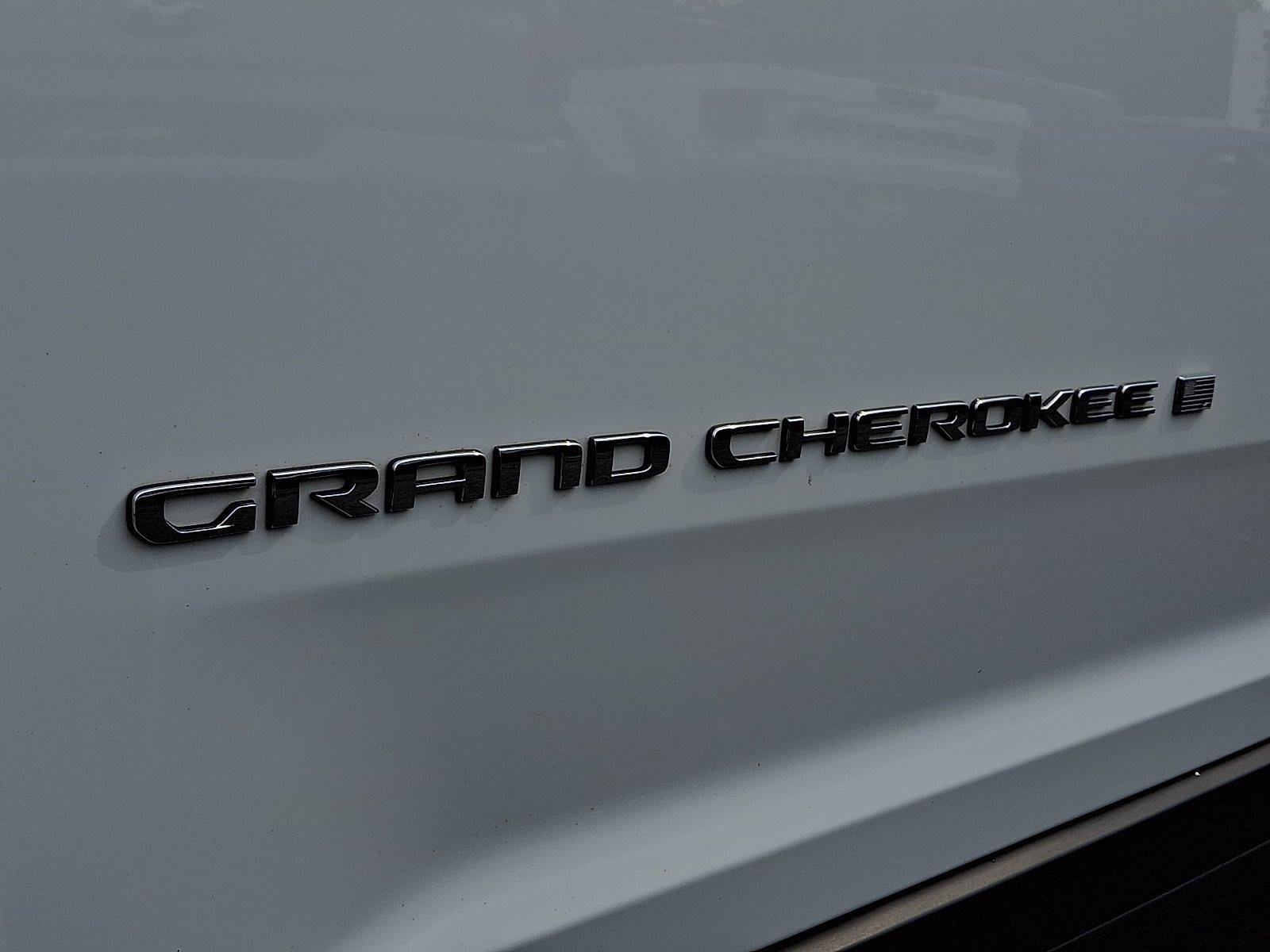 Certified 2023 Jeep Grand Cherokee L Laredo AWD/4WD image 30