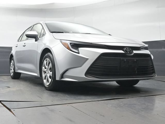Certified 2026 Toyota Corolla LE AWD/4WD image 33