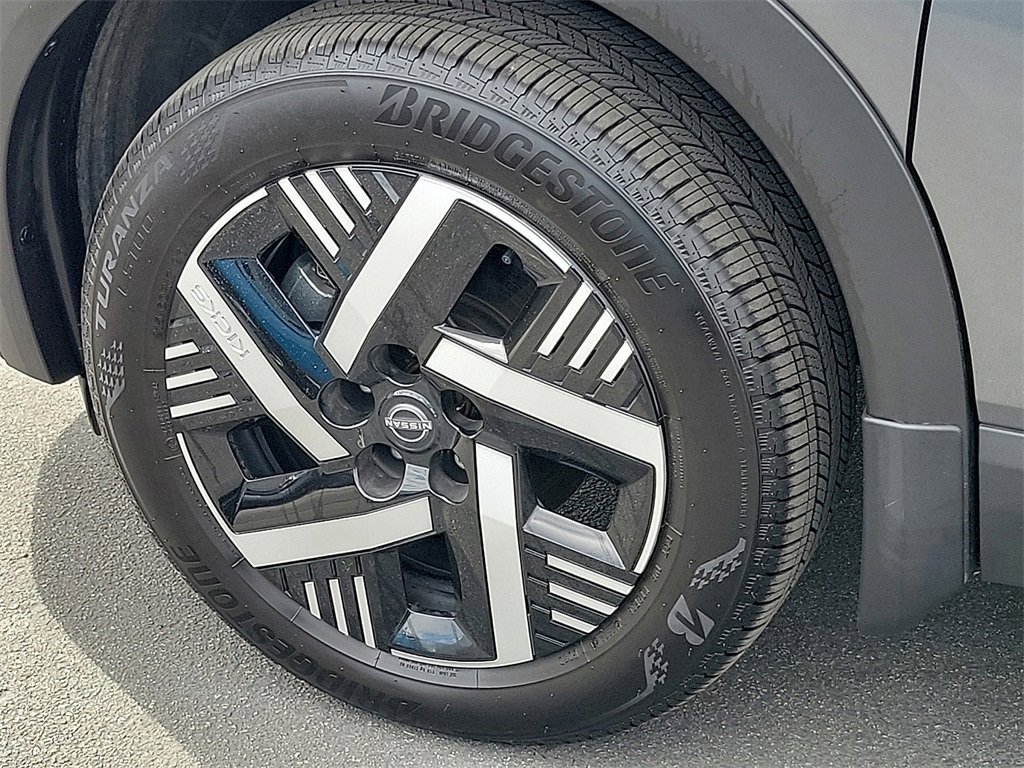 Certified 2025 Nissan Kicks SV image 23