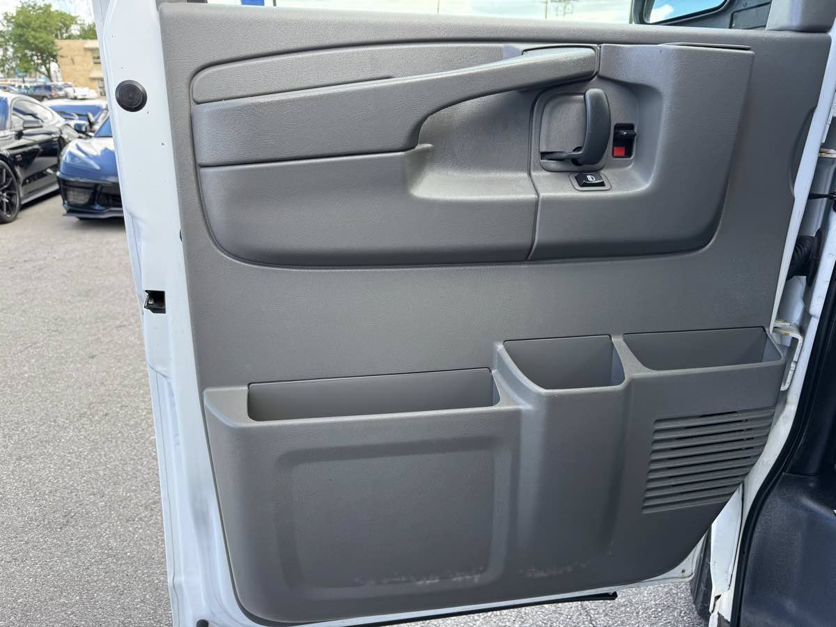 Used 2014 Chevrolet Express 1500 RWD image 19