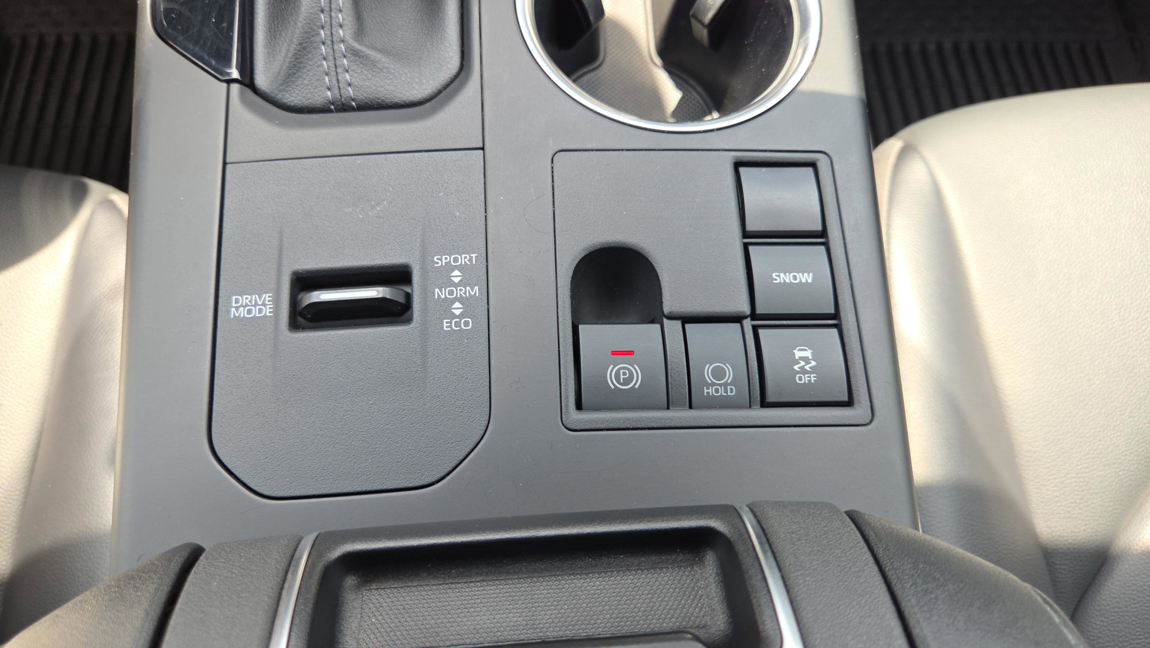 Certified 2024 Toyota Highlander XLE FWD image 27